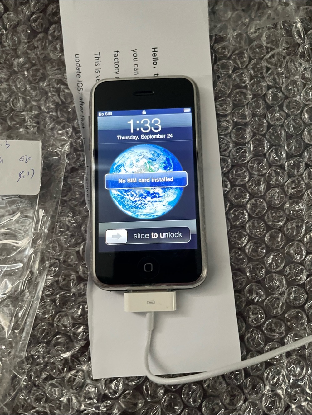 Apple iPhone 1st Gen 2G with White phone charger